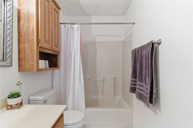 2702 W Margaret Street, Rogers, AR 72756