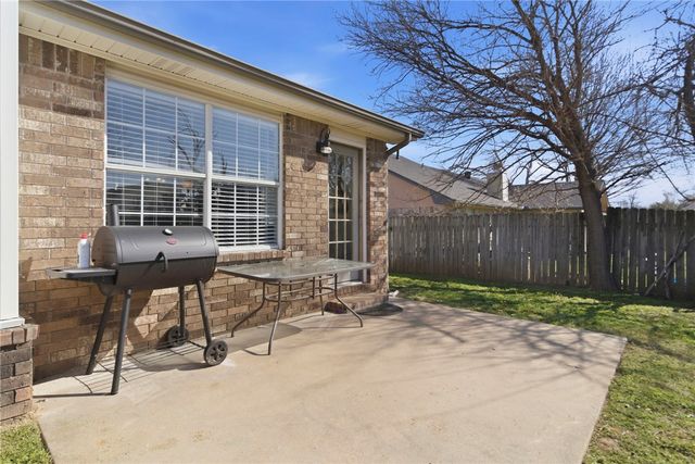 2702 W Margaret Street, Rogers, AR 72756