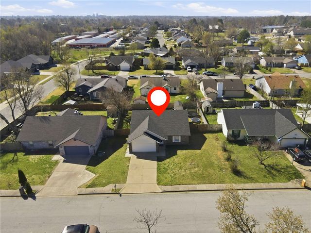 2702 W Margaret Street, Rogers, AR 72756