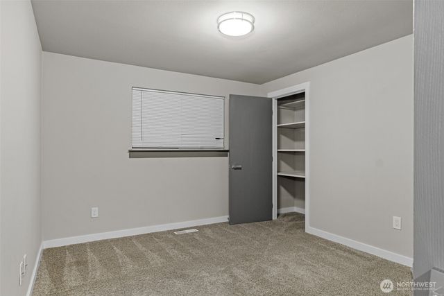 9040 S Sheridan Avenue, Tacoma, WA 98444
