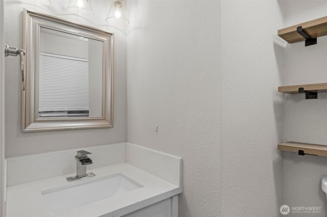 9040 S Sheridan Avenue, Tacoma, WA 98444