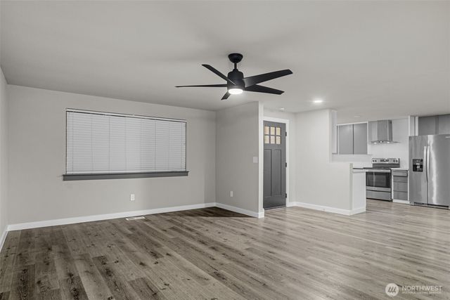 9040 S Sheridan Avenue, Tacoma, WA 98444