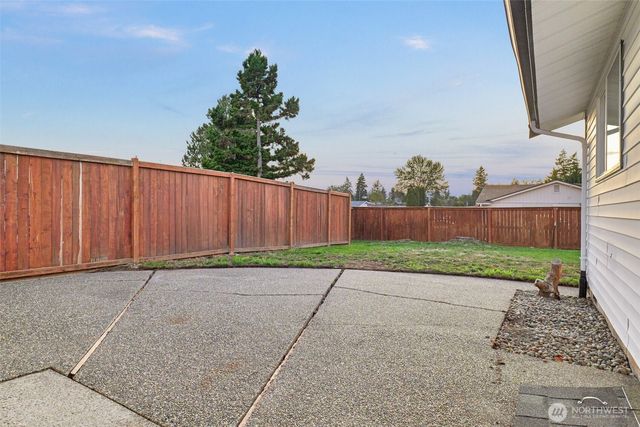 9040 S Sheridan Avenue, Tacoma, WA 98444
