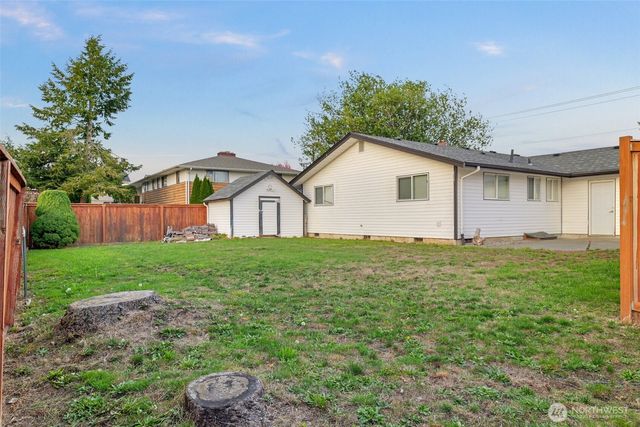 9040 S Sheridan Avenue, Tacoma, WA 98444