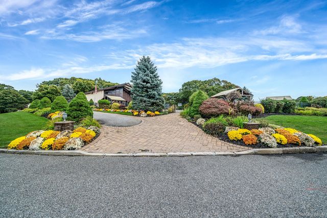 8 Juniper Court 8, Selden, NY 11784