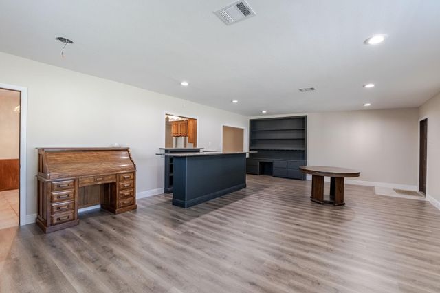 402 Fintona Way, Houston, TX 77015