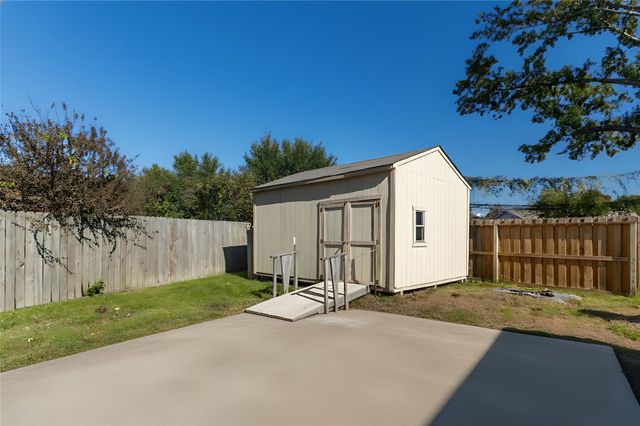 402 Fintona Way, Houston, TX 77015