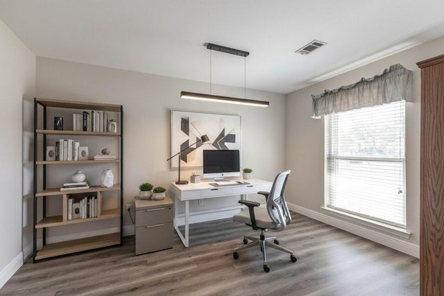 402 Fintona Way, Houston, TX 77015