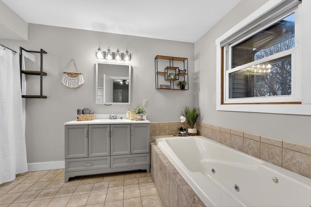 W5665 Lakeshore DRIVE, Elkhorn, WI 53121