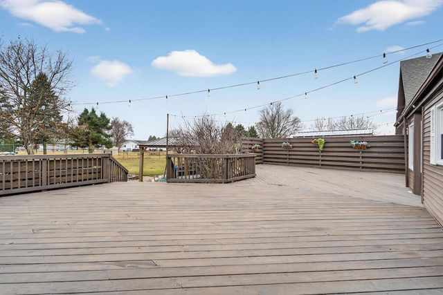 W5665 Lakeshore DRIVE, Elkhorn, WI 53121