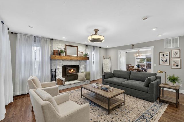 W5665 Lakeshore DRIVE, Elkhorn, WI 53121