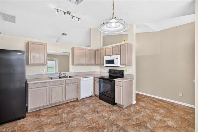 903 SE 5th AVE, Cape Coral, FL 33990