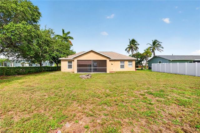 903 SE 5th AVE, Cape Coral, FL 33990