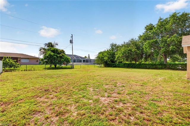 903 SE 5th AVE, Cape Coral, FL 33990