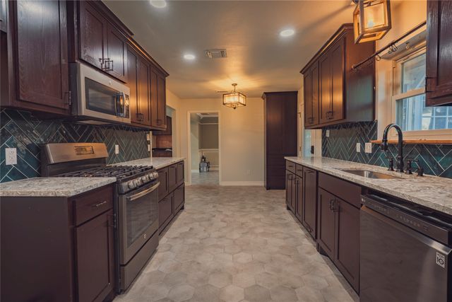 593 King Circle, Lewisville, TX 75067