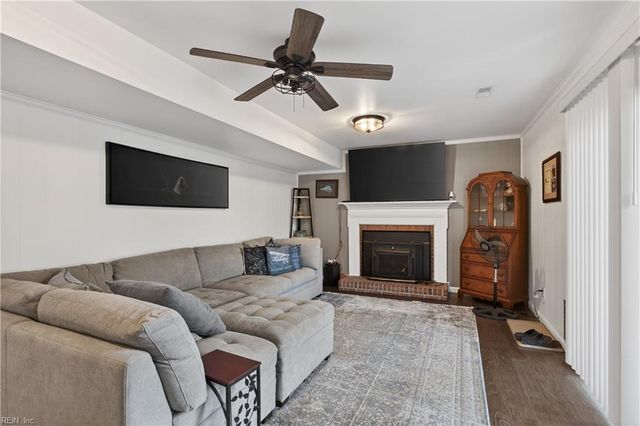 77 Dillwyn DR, Newport News, VA 23602