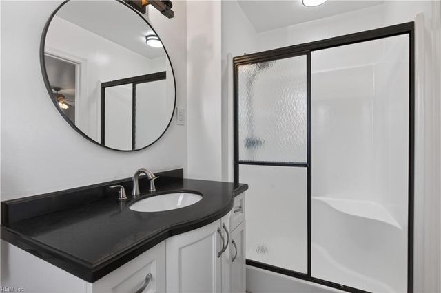 77 Dillwyn DR, Newport News, VA 23602