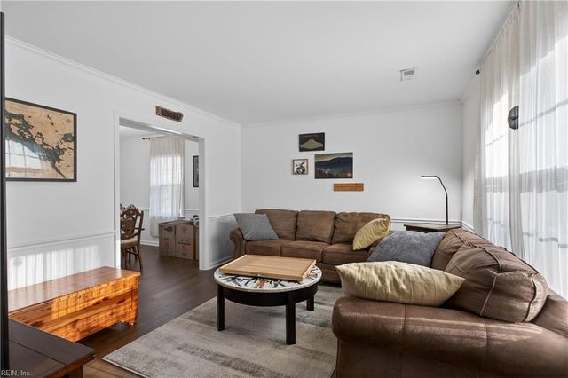 77 Dillwyn DR, Newport News, VA 23602