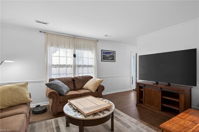 77 Dillwyn DR, Newport News, VA 23602