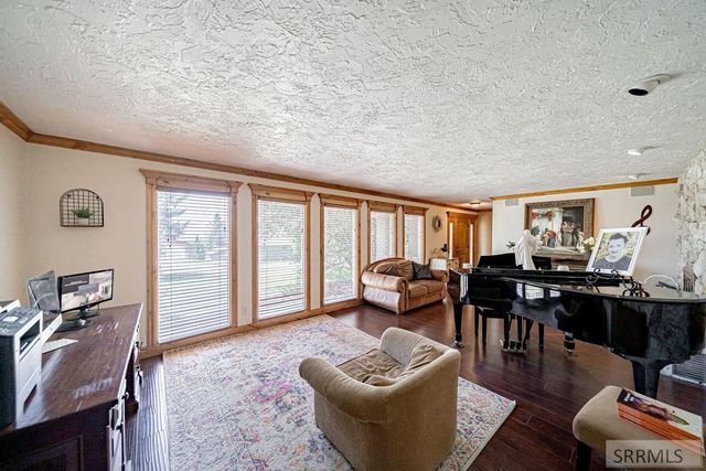 1365 Meadowview Ave, Rexburg, ID 83440