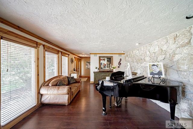 1365 Meadowview Ave, Rexburg, ID 83440