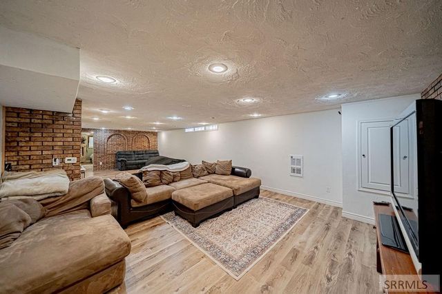 1365 Meadowview Ave, Rexburg, ID 83440