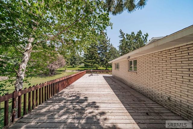 1365 Meadowview Ave, Rexburg, ID 83440