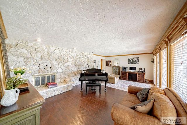 1365 Meadowview Ave, Rexburg, ID 83440