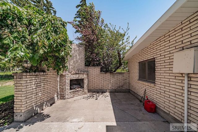 1365 Meadowview Ave, Rexburg, ID 83440