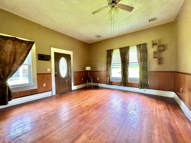507 Hennigan St, Merryville, LA 70653