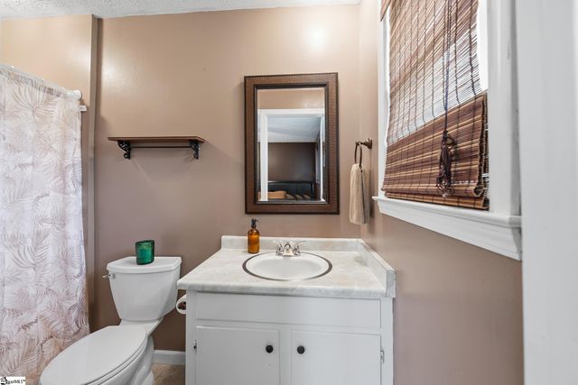 104 Menlo Drive, Simpsonville, SC 29680