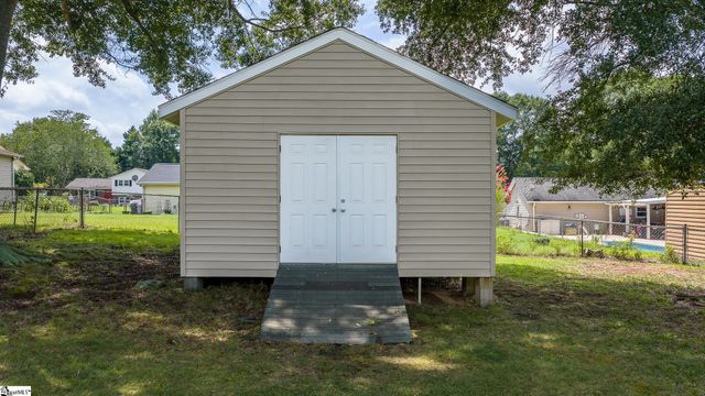 104 Menlo Drive, Simpsonville, SC 29680