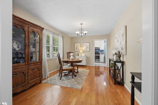 104 Menlo Drive, Simpsonville, SC 29680