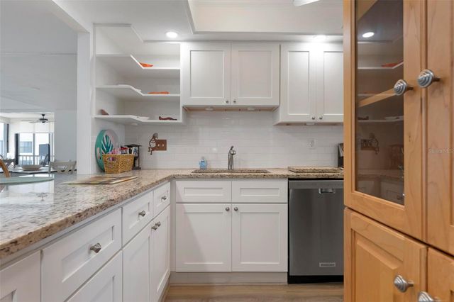 8767 MIDNIGHT PASS ROAD 505F, Sarasota, FL 34242