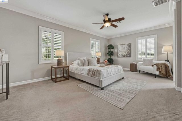 8320 New Park Ln, San Diego, CA 92127
