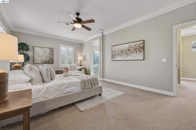 8320 New Park Ln, San Diego, CA 92127