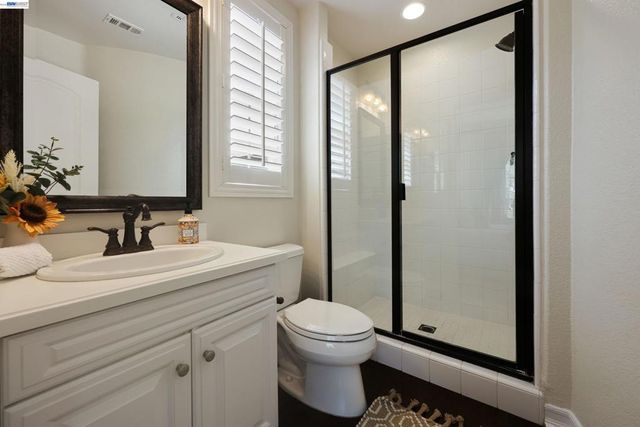 8320 New Park Ln, San Diego, CA 92127