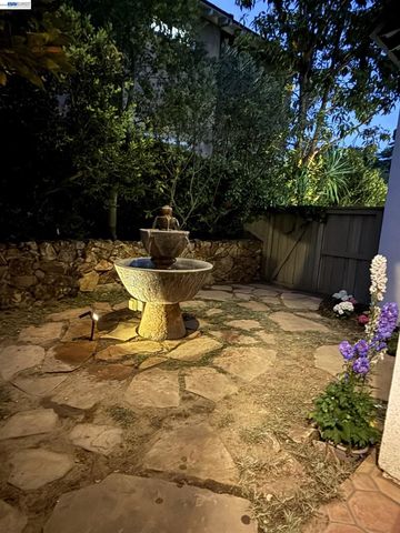 8320 New Park Ln, San Diego, CA 92127
