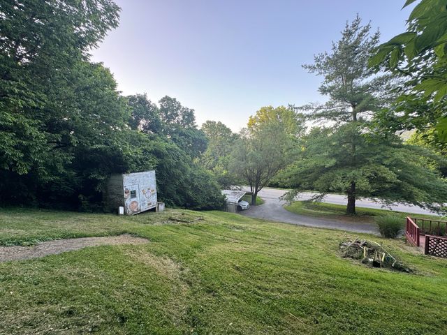 8418 Locust Pike, Latonia, KY 41015