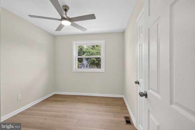6 N SCOTT AVE, Glenolden, PA 19036