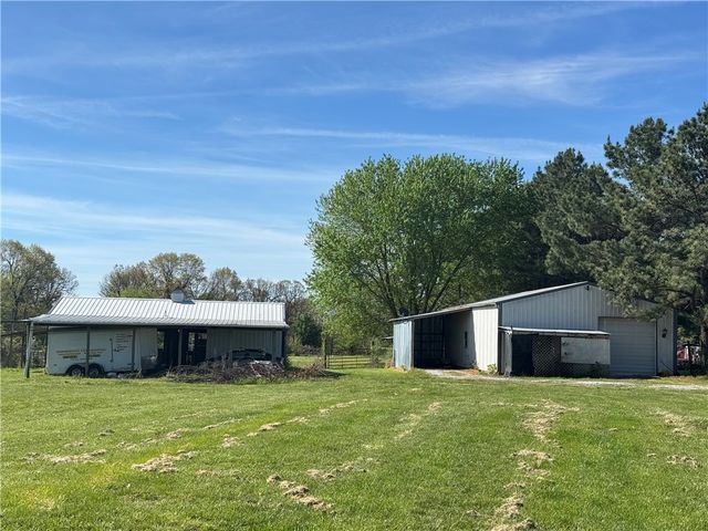 1035 Hatcher Road, Springdale, AR 72764