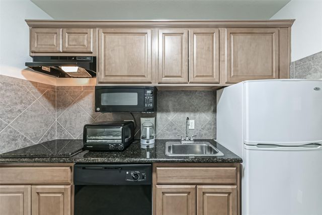 1025 Swanson Street 311, Houston, TX 77030