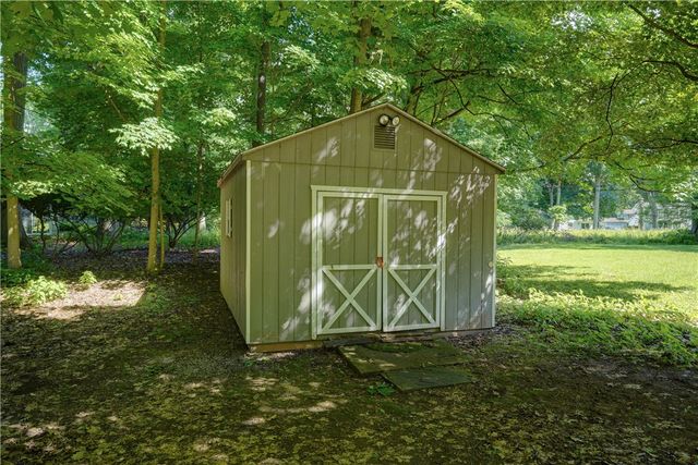 71 Harvest Road, Perinton, NY 14450