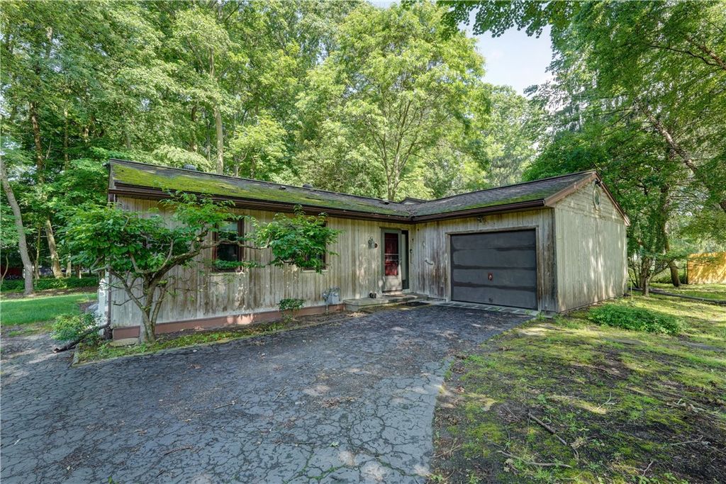 71 Harvest Road, Perinton, NY 14450