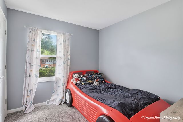 1904 JOANNA Avenue, Zion, IL 60099