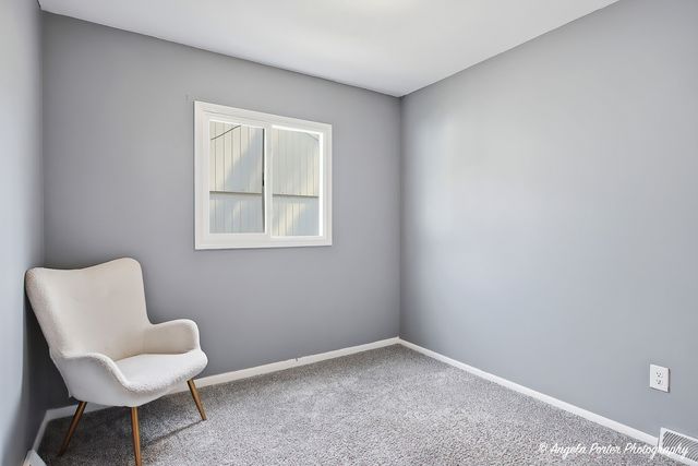 1904 JOANNA Avenue, Zion, IL 60099