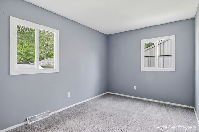 1904 JOANNA Avenue, Zion, IL 60099