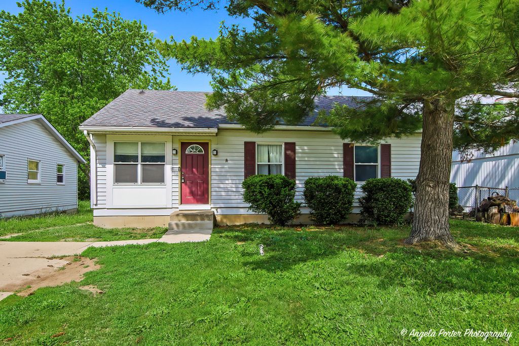 1904 JOANNA Avenue, Zion, IL 60099