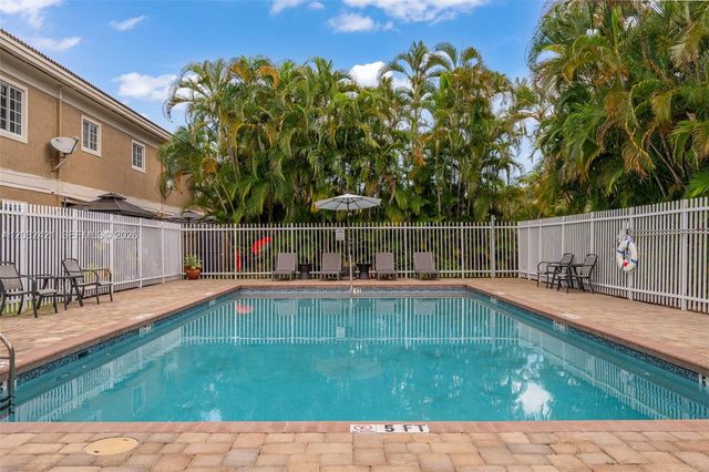 4902 Washington St 4, Hollywood, FL 33021