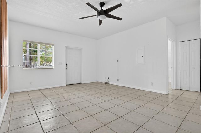 4902 Washington St 4, Hollywood, FL 33021